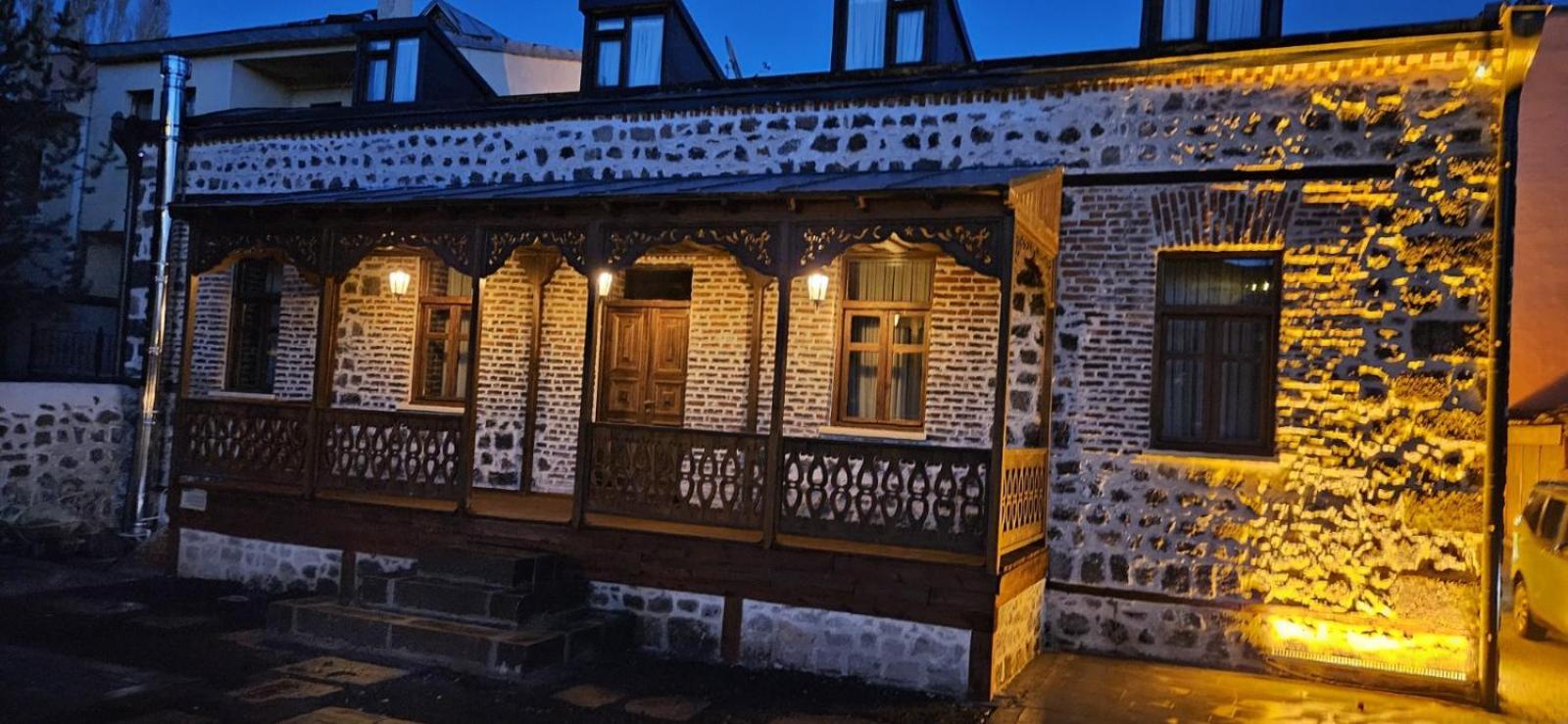 Mihman Konak Hotel Kars Ngoại thất bức ảnh